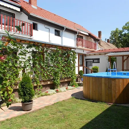 In Balaton 35627 Siofok